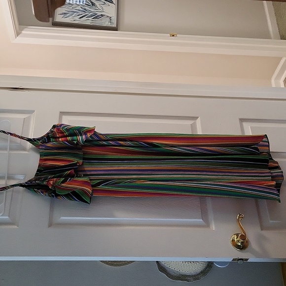 C brand Size M striped Polyester summer dress with a 2% spandex liner - Picture 3 of 5